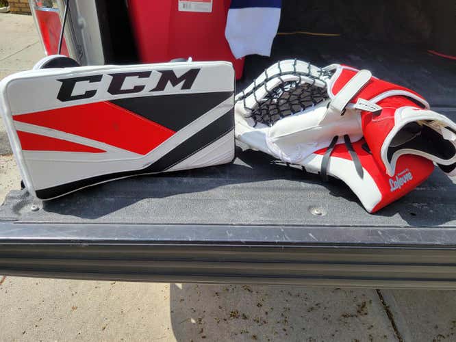 White Used Senior CCM Full Right P2.9 blocker E4.9 catch glove and