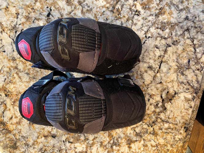 Used Junior Medium CCM U+ CL Elbow Pads