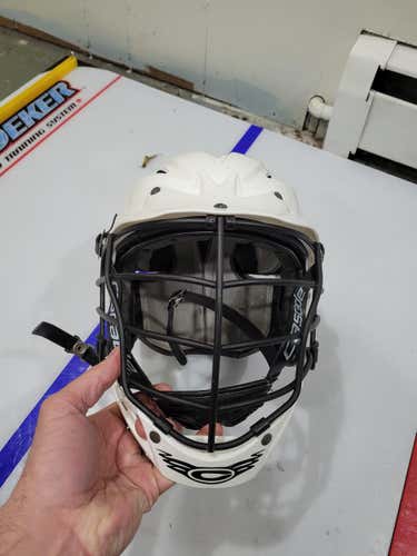 White Used Youth Player's Cascade CPV-R Helmet