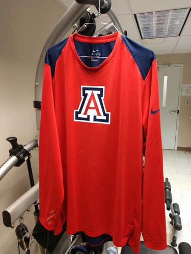 Red Used Men's Adult XL Nike Shirt