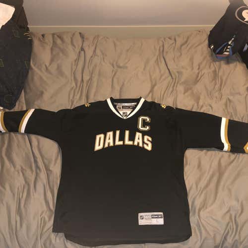 Adult Large Reebok Jersey