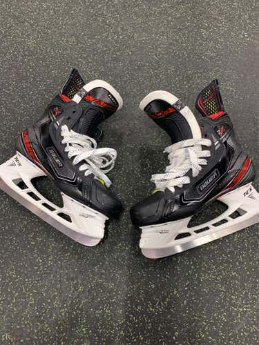 Senior Bauer Vapor 2X Extra Wide Width  Size 10 Hockey Skates