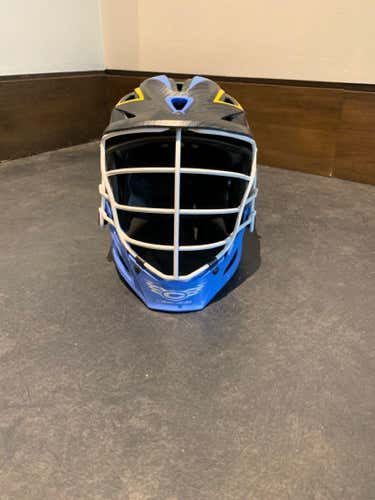 Gray Adult Player's Cascade R Helmet