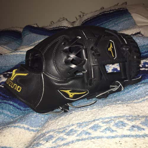 Mizuno Pro Limited GMP61BK