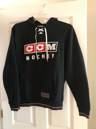 Vintage CCM hockey Genuine black hoodie size Large embroidered excellent used condition