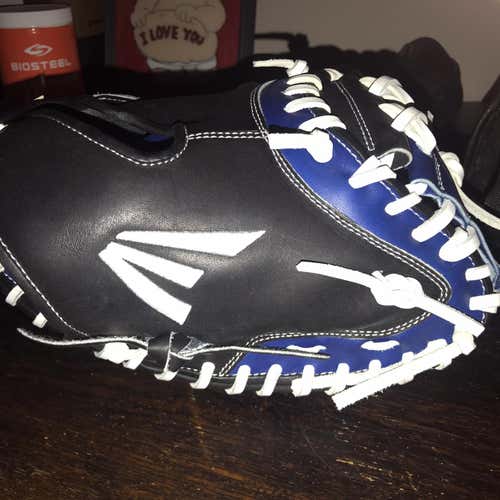 EASTON SAMPLE CATCHERS MITT 1 Of 1