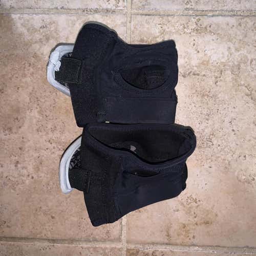 Used Medium/Large Under Armour Arm Pads