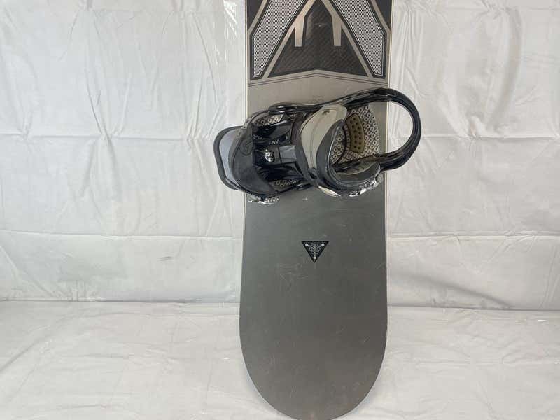 Used Burton Triumph 156cm Snowboard W Burton P1 Bindings