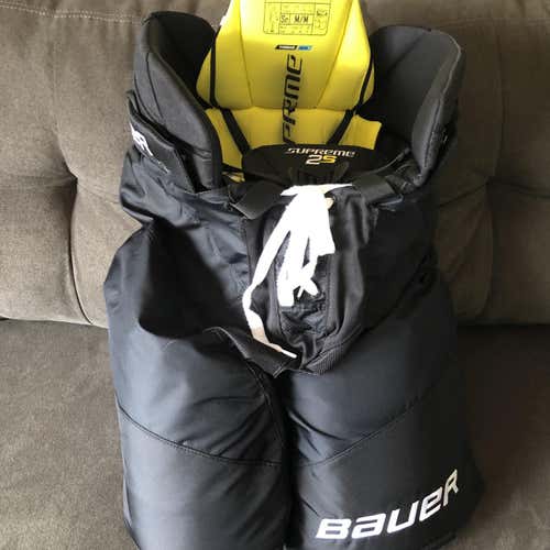 Black Senior Medium Bauer Supreme 2S  Hockey Pants