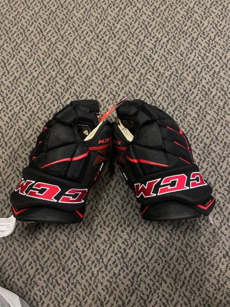 Black Senior CCM JetSpeed FT390 14"  Gloves