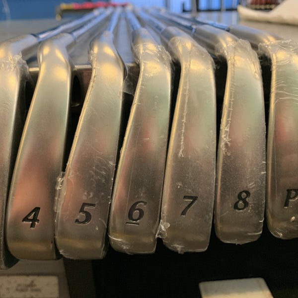 Men's Right Handed Di5 Stiff Flex Steel Shaft Iron Set ( NO 9 Iron)