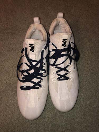 White Men's Molded Cleats Low Cut
