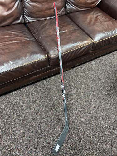 Intermediate Right Handed Vapor APX  Hockey Stick