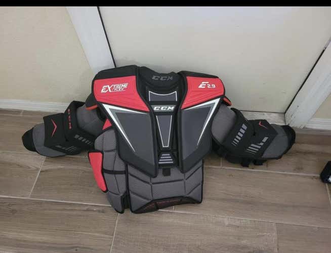 Senior Large CCM Extreme Flex Shield E2.9 Goalie Chest Protector