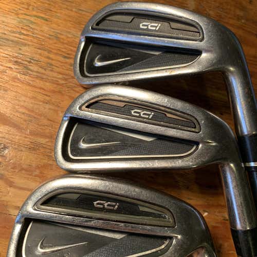 Men's Right Handed CCI Regular Flex Graphite Shaft Partial Iron Set