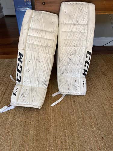 White Senior 33" CCM Extreme flex 4.9 Goalie Leg Pads