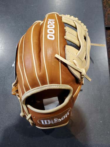 New Wilson Right Hand Throw A2000 Baseball Glove 11.5"