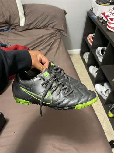 Green Unisex Indoor Nike Nike5 bomba pro indoor Cleats