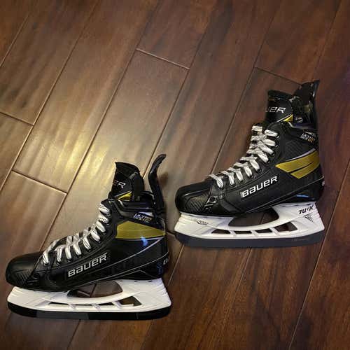 Senior Bauer Ultrasonic Regular Width  Size 7.5 Hockey Skates