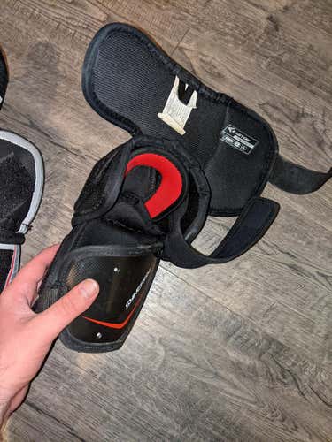 Sr. Lg. Easton Synergy 999/HSX Elbow Pads