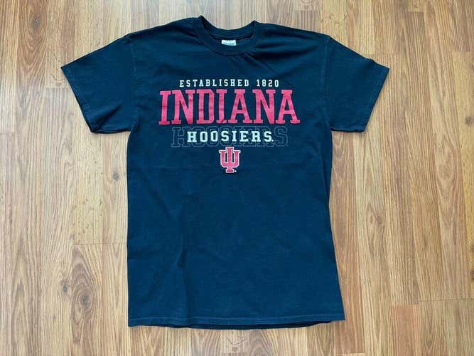 Indiana Hoosiers NCAA SUPER AWESOME Established 1820 Size Medium T Shirt!