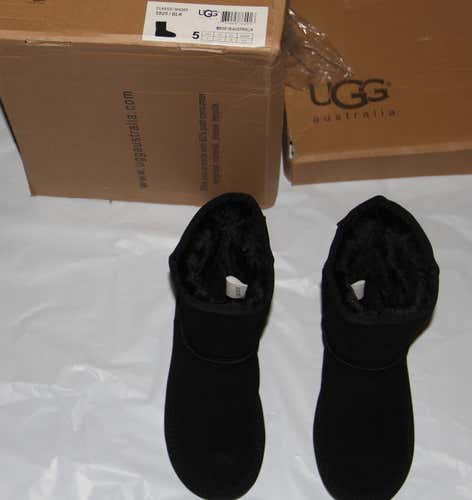 NEWUGG Womens Classic Short Black Fashion Boots Size 5