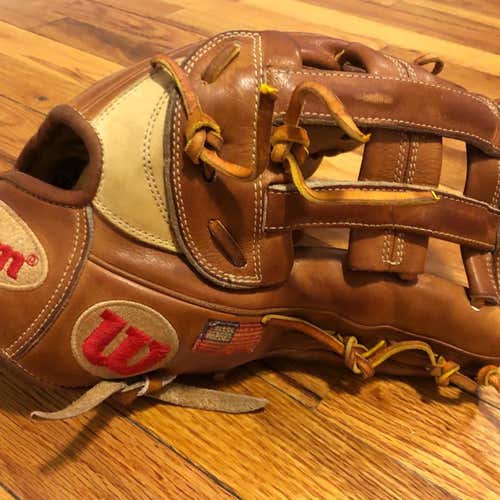 Adult Outfield A2000 12.75" Baseball Glove