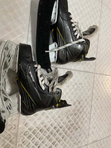 Senior CCM Tacks 4092 Regular Width  Size 7 Hockey Skates