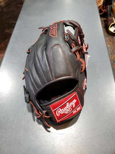 New Rawlings Right Hand Throw R9 Baseball Glove 11.25"