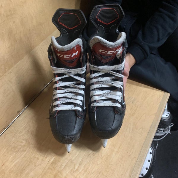 Senior CCM JetSpeed FT2 Regular Width Size 8.5 Hockey Skates