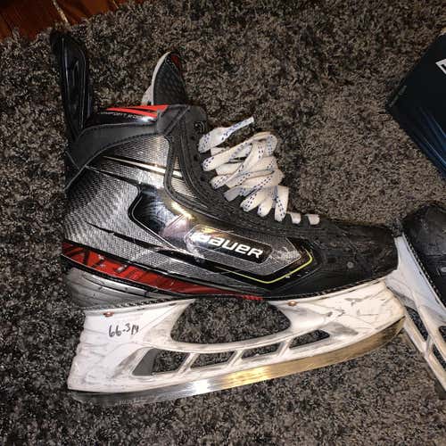 Senior Bauer Vapor 2X Pro Regular Width  Size 8 Hockey Skates