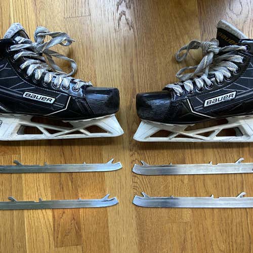 Junior Bauer Supreme S170 Regular Width  Size 6 Hockey Goalie Skates