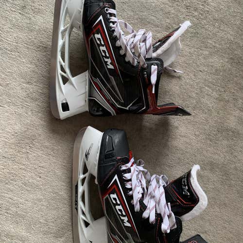 Senior CCM JetSpeed FT490 Regular Width  Size 7 Hockey Skates