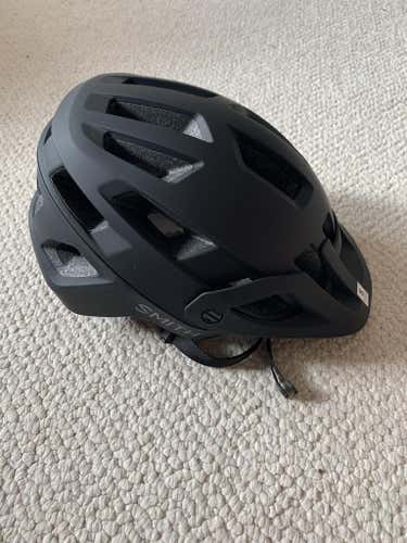 New In Box Smith Engage MIPS Mountain Bike Helmet--Matte Black, Size Small