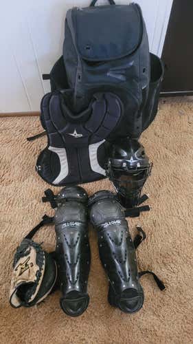 Used All Star Catcher's Set w/ bag AND mitt - Youth (9-12) *GREAT PRICE* See description.