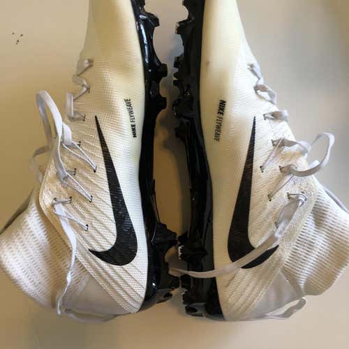 White Men's Molded Cleats Low Cut Flyweave Vapor