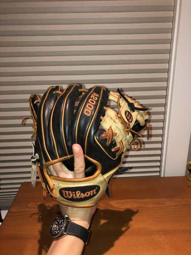 Black Used High School/College Wilson Right Hand Throw Infield A2000 Baseball Glove JA2711.5"