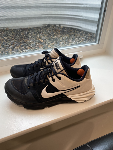 Black Used Adult Men's Size 9.5 (Women's 10.5) Turf Cleats Nike Low Cut