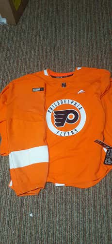 Philadelphia Flyers Size 56 Adidas Practice Jersey w/ game socks Size Large.