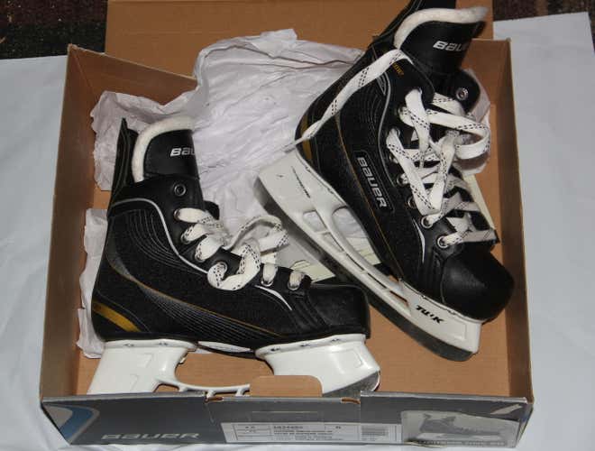 bauer supreme one 20 junior used only few times size US 5