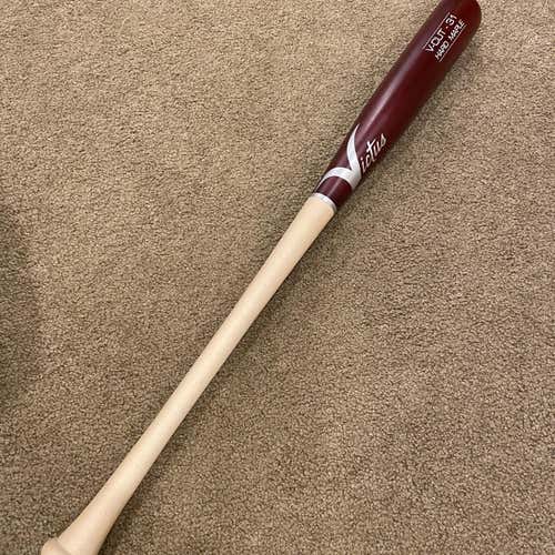 Wood Victus v-cut (-3) 28 oz 31" Bat