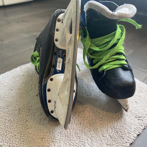 Senior Bauer Nexus 1N Regular Width Pro Stock Size 9.5 Hockey Skates