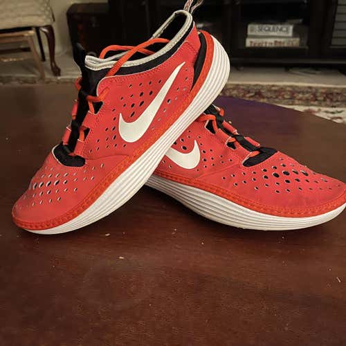 Red Unisex Size 10 (Women's 11) Nike Shoes