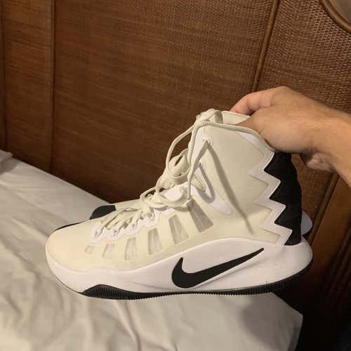 White Nike Hyperdunk Size 10.5