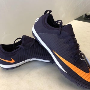*new* Nike Senior 10 Cleat Soccer Turf Shoes