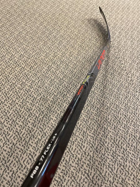 Senior Right Handed Vapor FlyLite P88 77 FlexHockey Stick