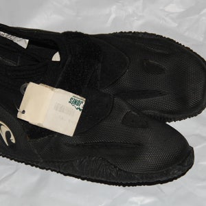 okespor water shoes surf shoes size 35/36 Euro NEW