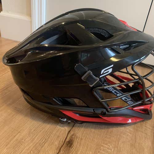 Black Adult Player's Cascade S Helmet Never Worn