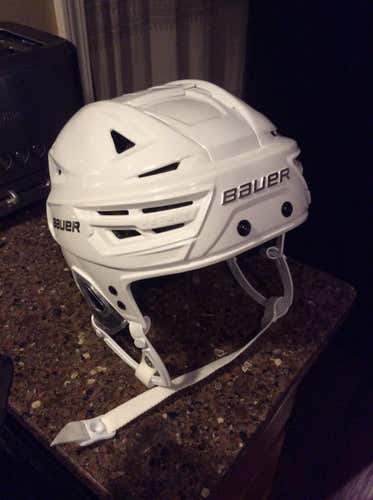 White New Medium Bauer Re-Akt 150 Helmet
