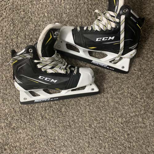 Senior CCM Tacks 9080 Regular Width Size 9.5 Hockey Goalie Skates